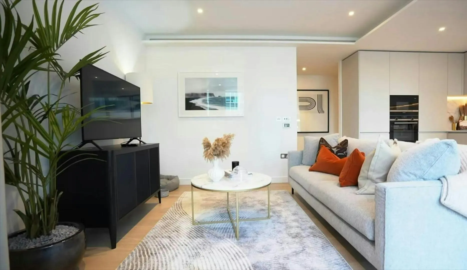 Canary Wharf Luxury Apartment Right Next To Thames London
