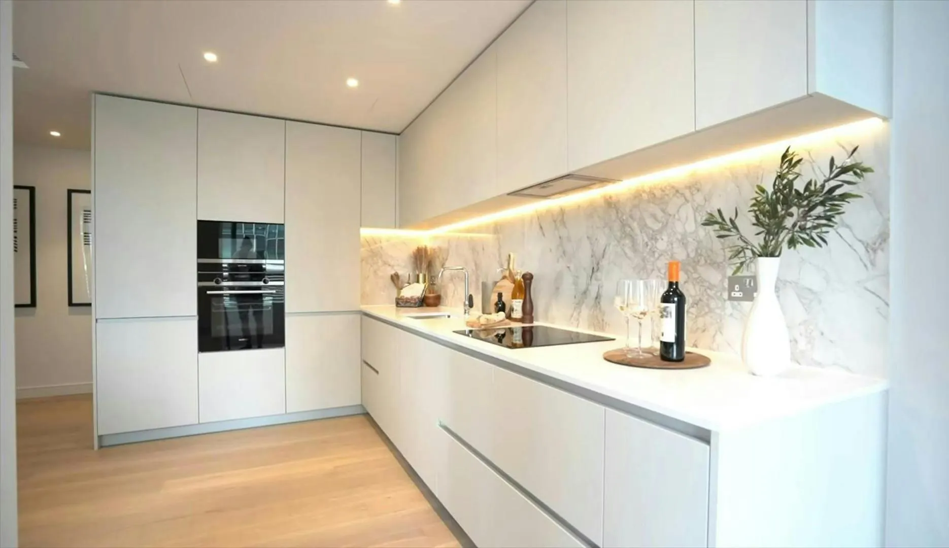 Canary Wharf Luxury Apartment Right Next To Thames London